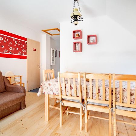 Rozmaring Vendégház Zengővárkony Esterno foto
