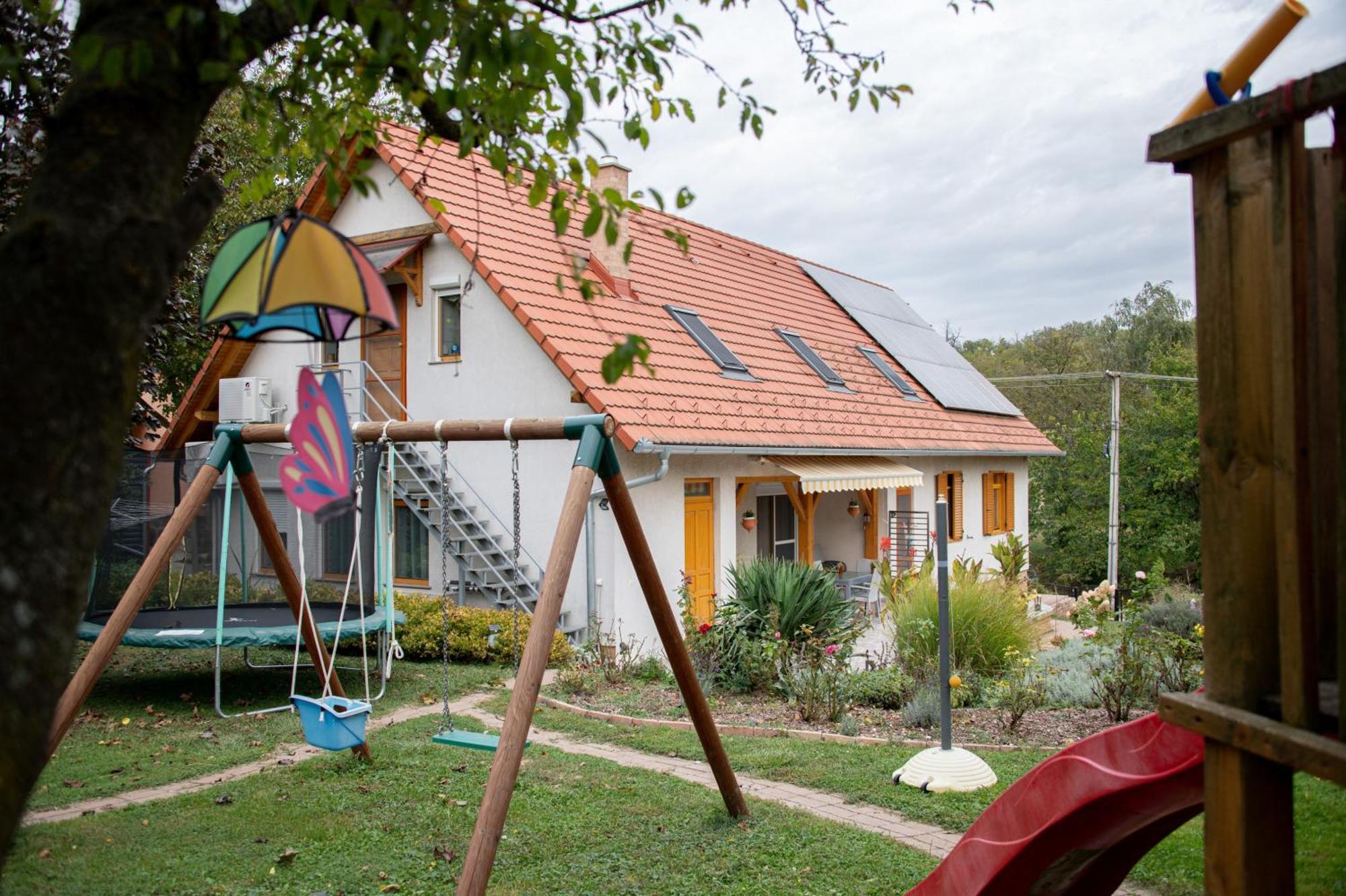 Rozmaring Vendégház Zengővárkony Esterno foto
