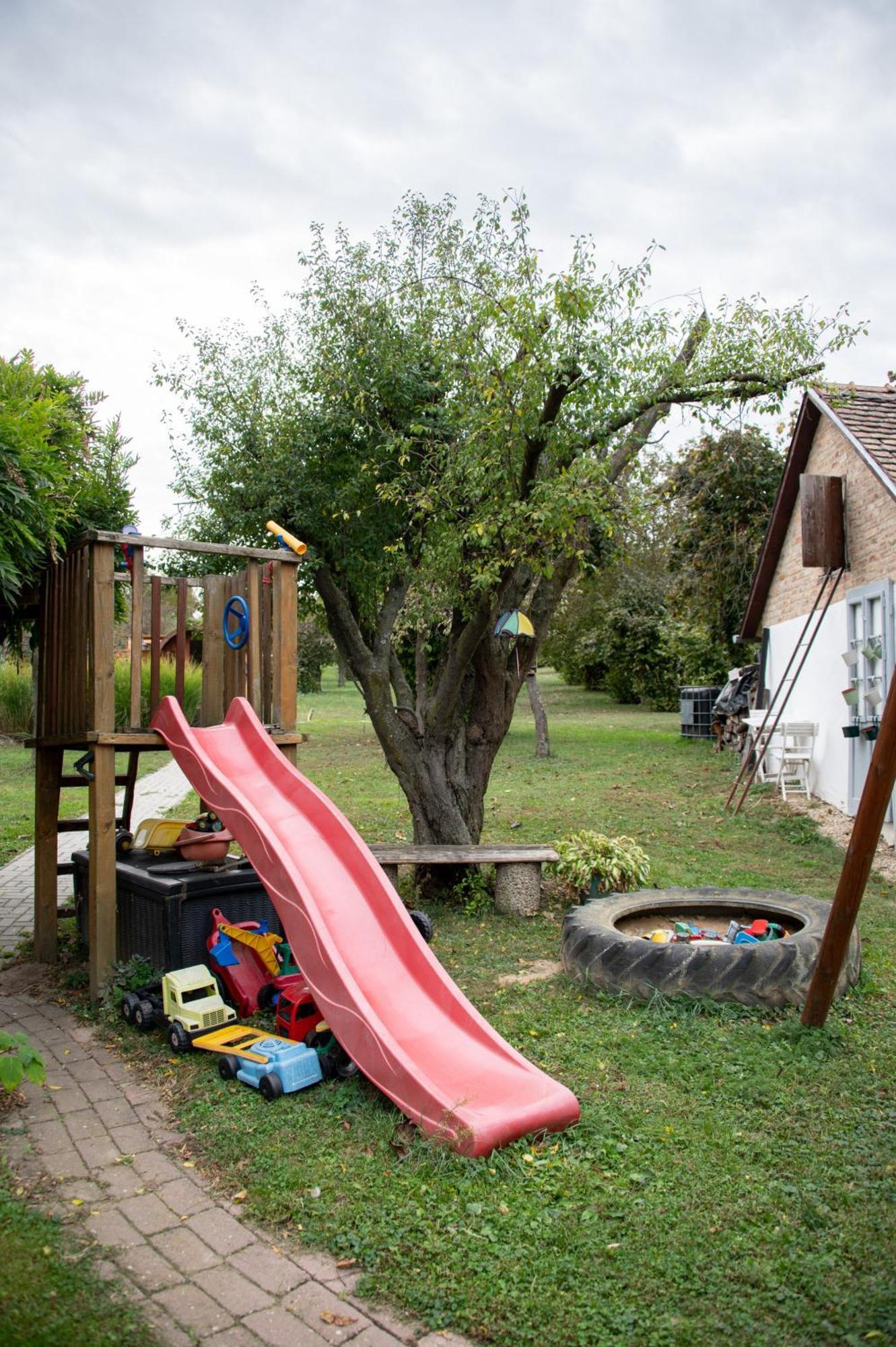 Rozmaring Vendégház Zengővárkony Esterno foto