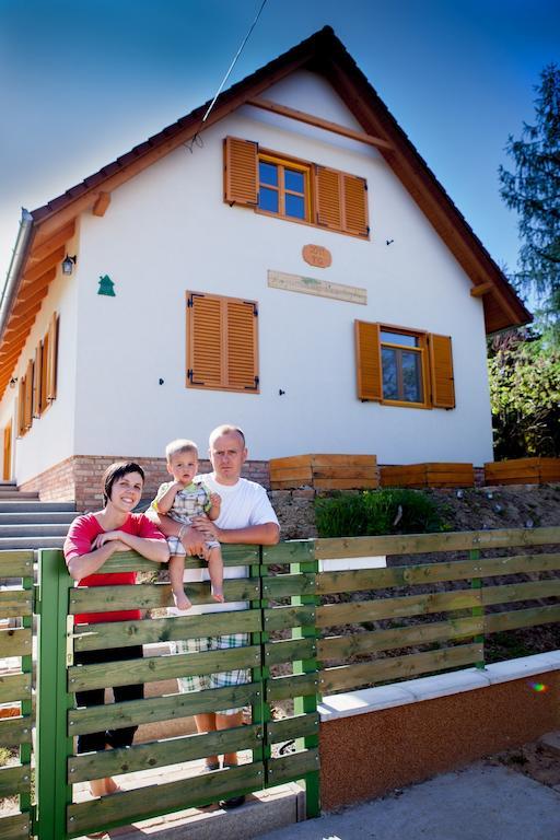 Rozmaring Vendégház Zengővárkony Esterno foto