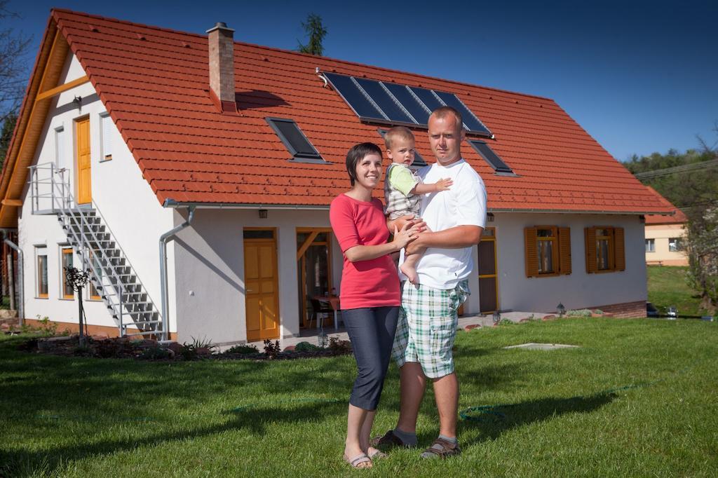 Rozmaring Vendégház Zengővárkony Esterno foto