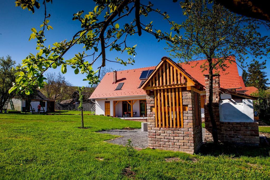 Rozmaring Vendégház Zengővárkony Esterno foto