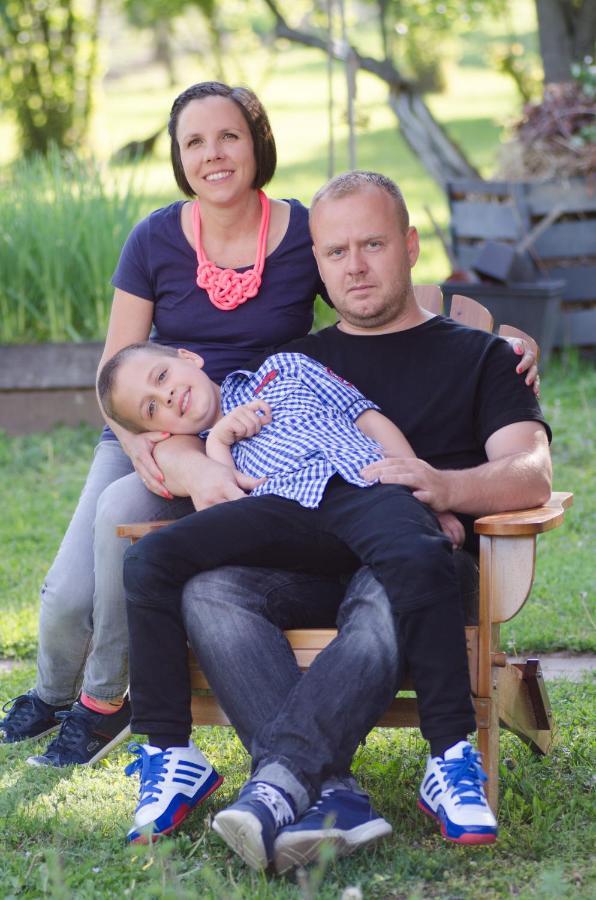 Rozmaring Vendégház Zengővárkony Esterno foto